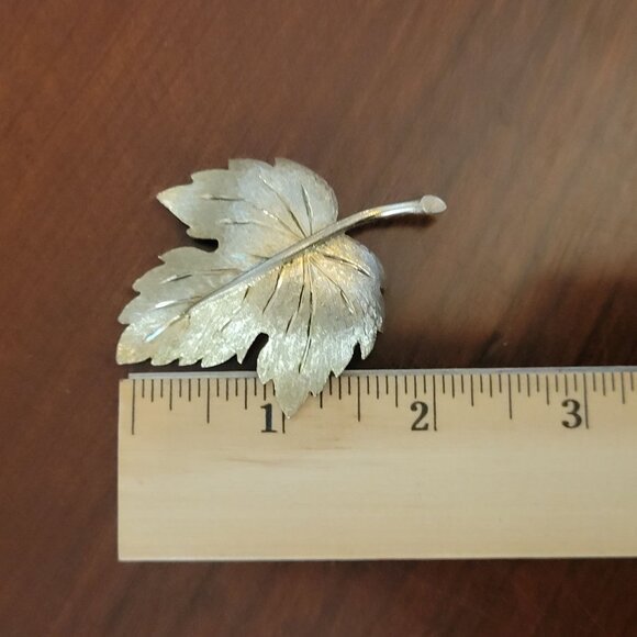 Vintage Manselle Gold-Tone Leaf Brooch Pin - Picture 5 of 5